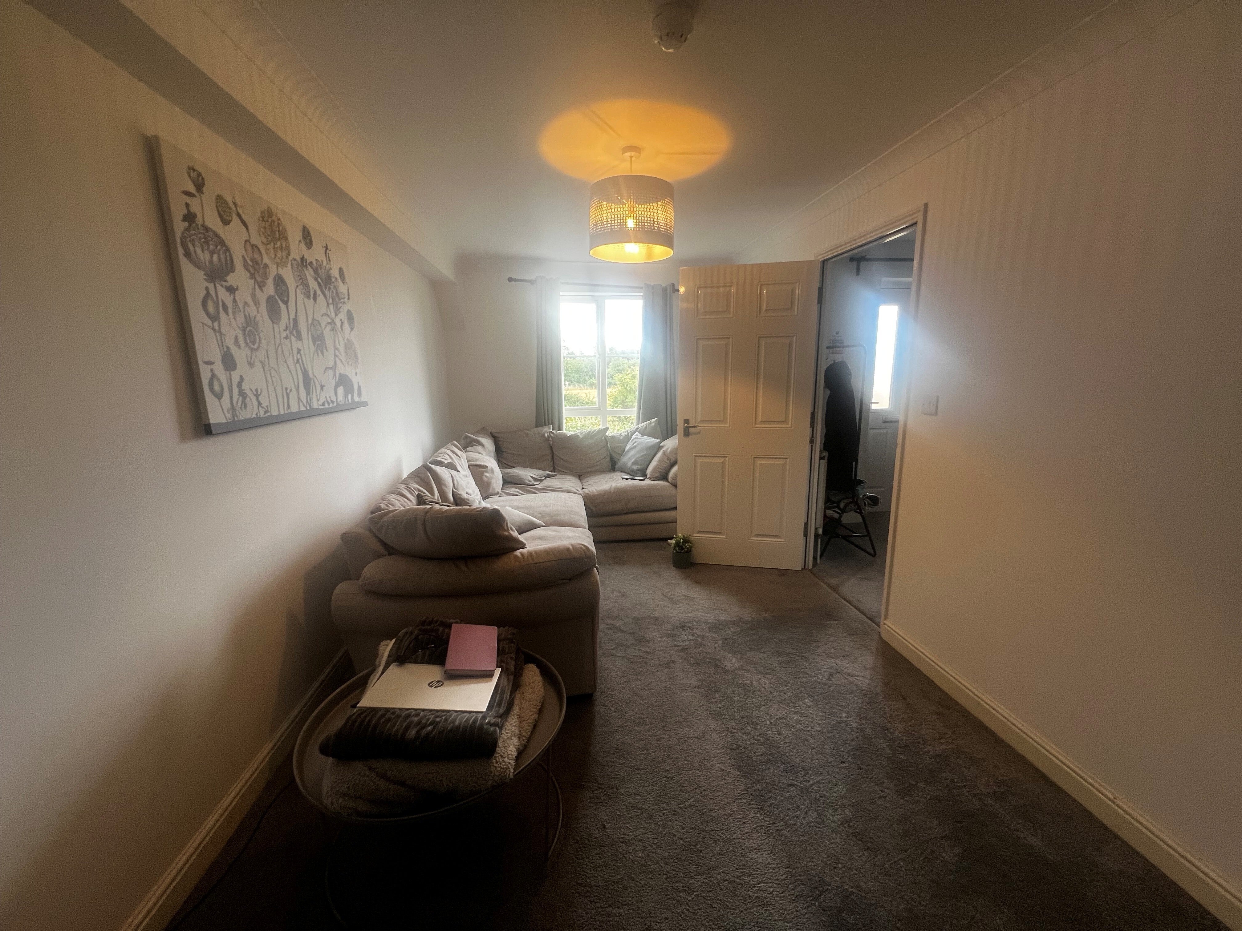 Room East Stour Way in Ashford