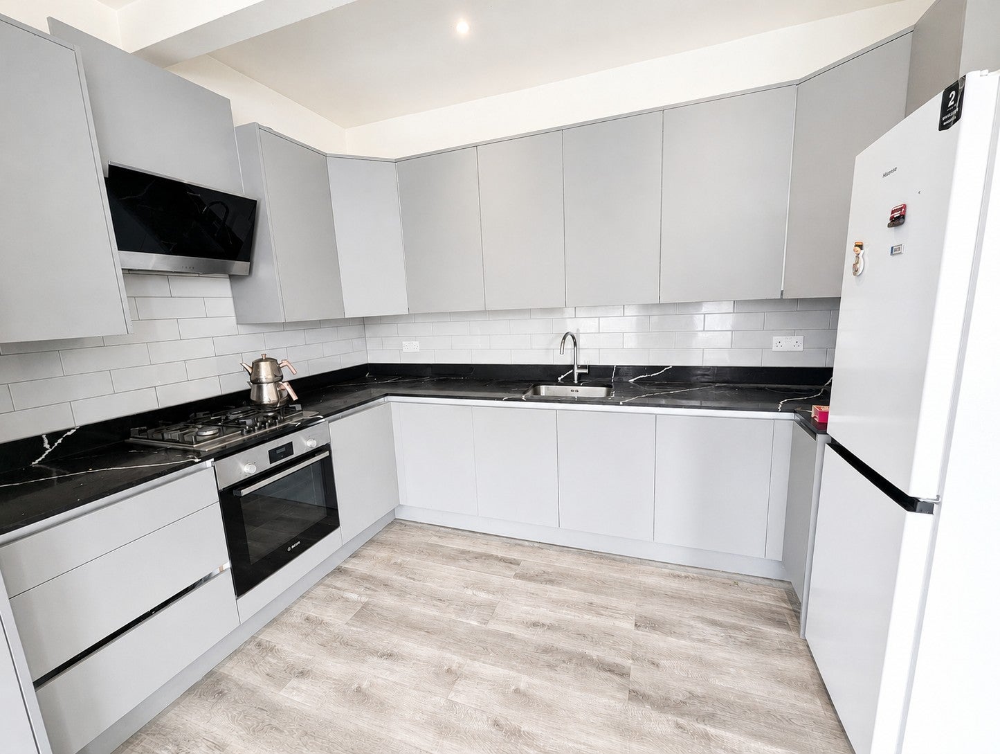 Flat Dehar Crescent in Greater London