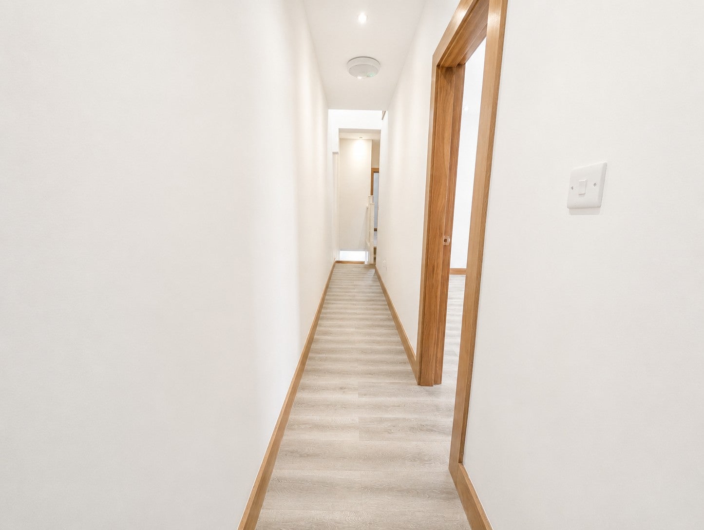 Flat Dehar Crescent in Greater London