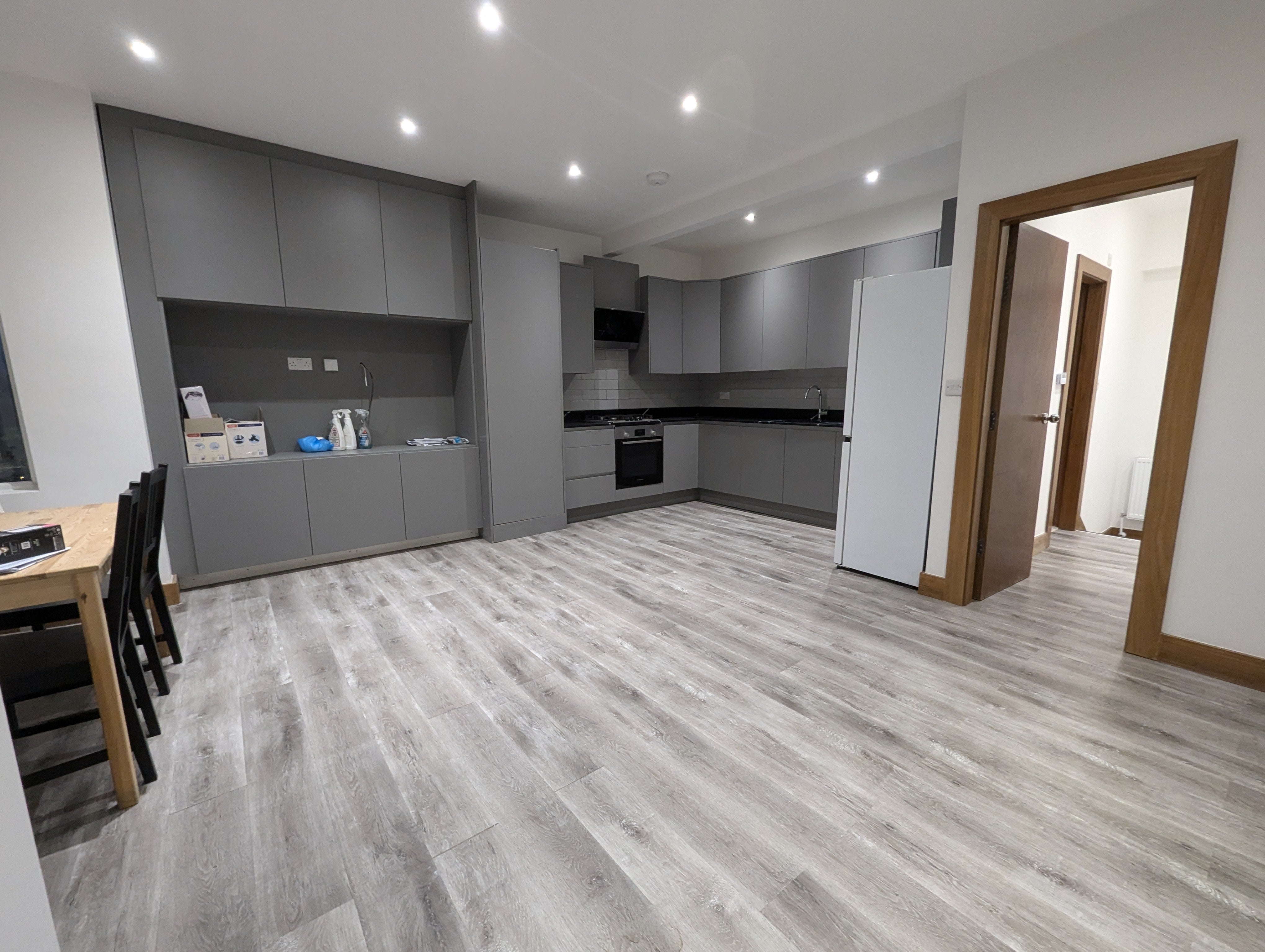 Flat Dehar Crescent in Greater London