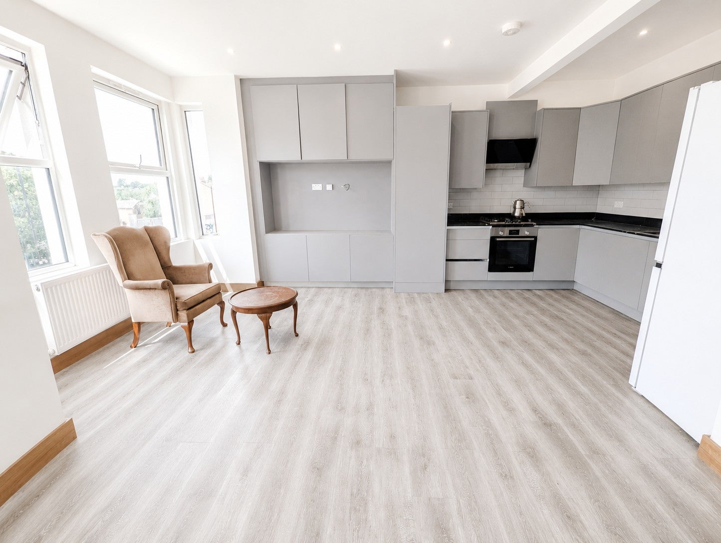 Flat Dehar Crescent in Greater London