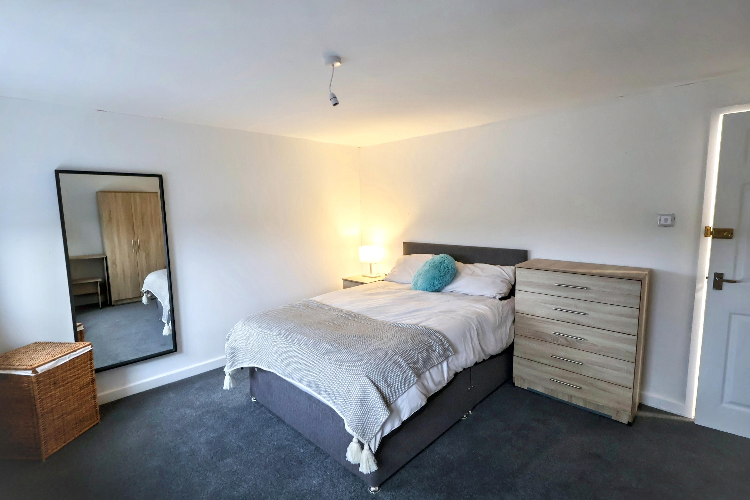 Room North Cross Street in Leadgate