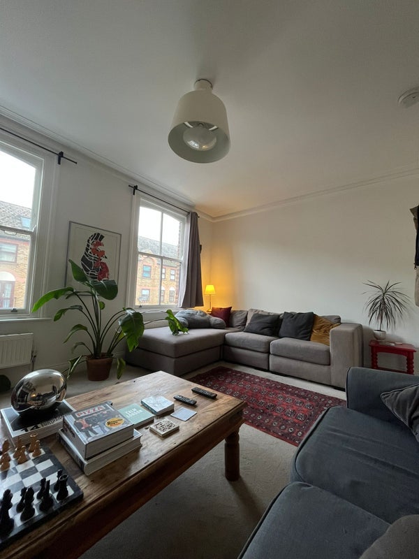 Room Hatchard Road in Greater London