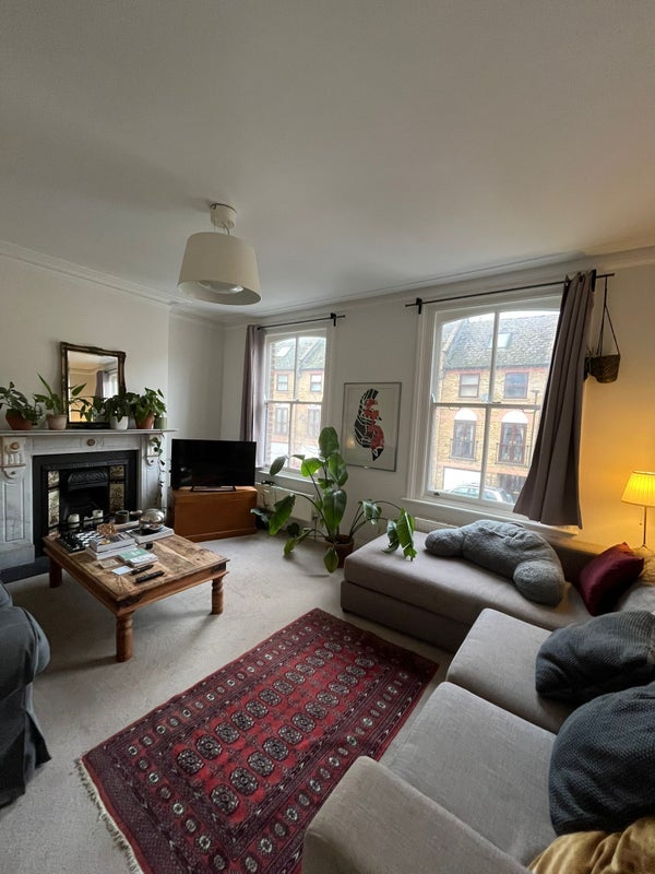 Room Hatchard Road in Greater London