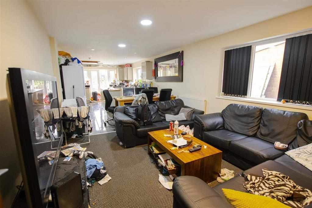 Flat Bournbrook Road in Birmingham