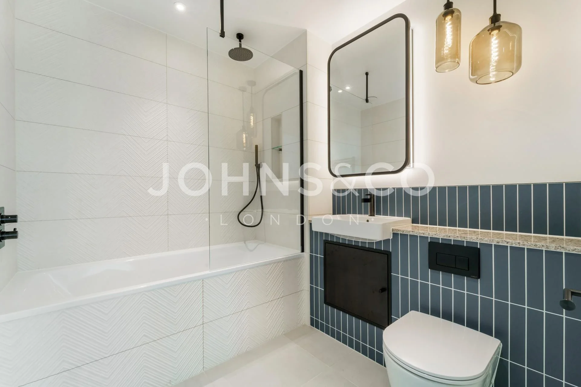 Flat Greenleaf Walk in Greater London