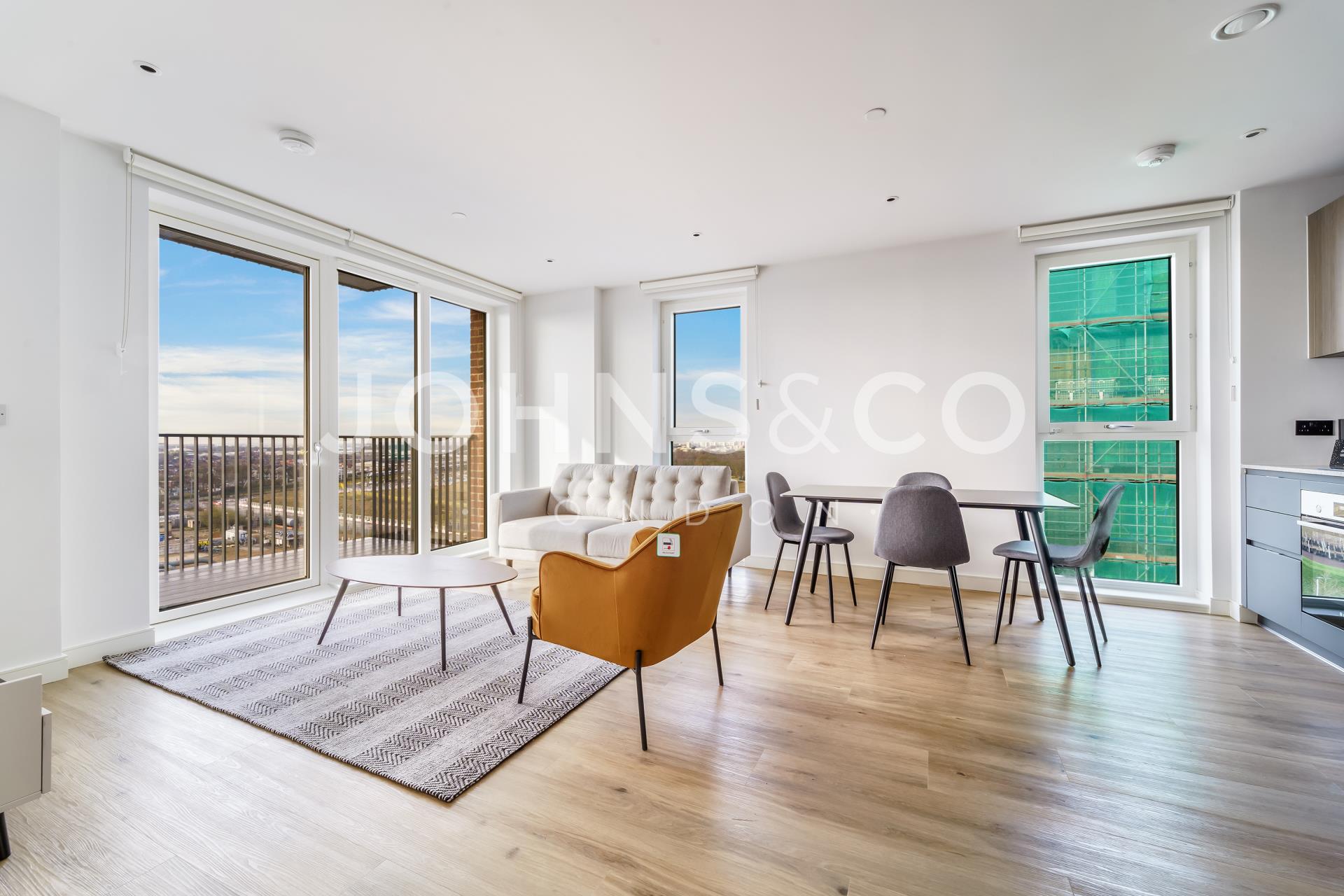 Flat Greenleaf Walk in Greater London