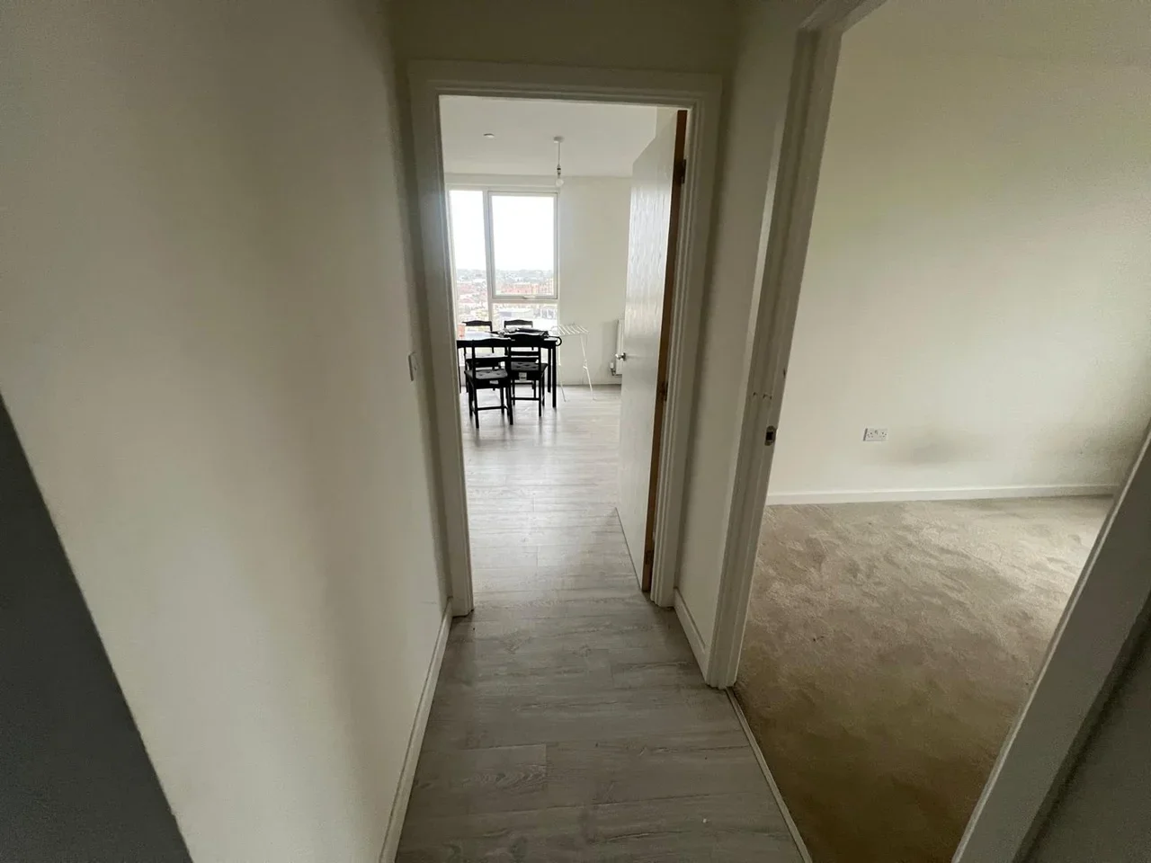 Flat Cranton Avenue in Greater London