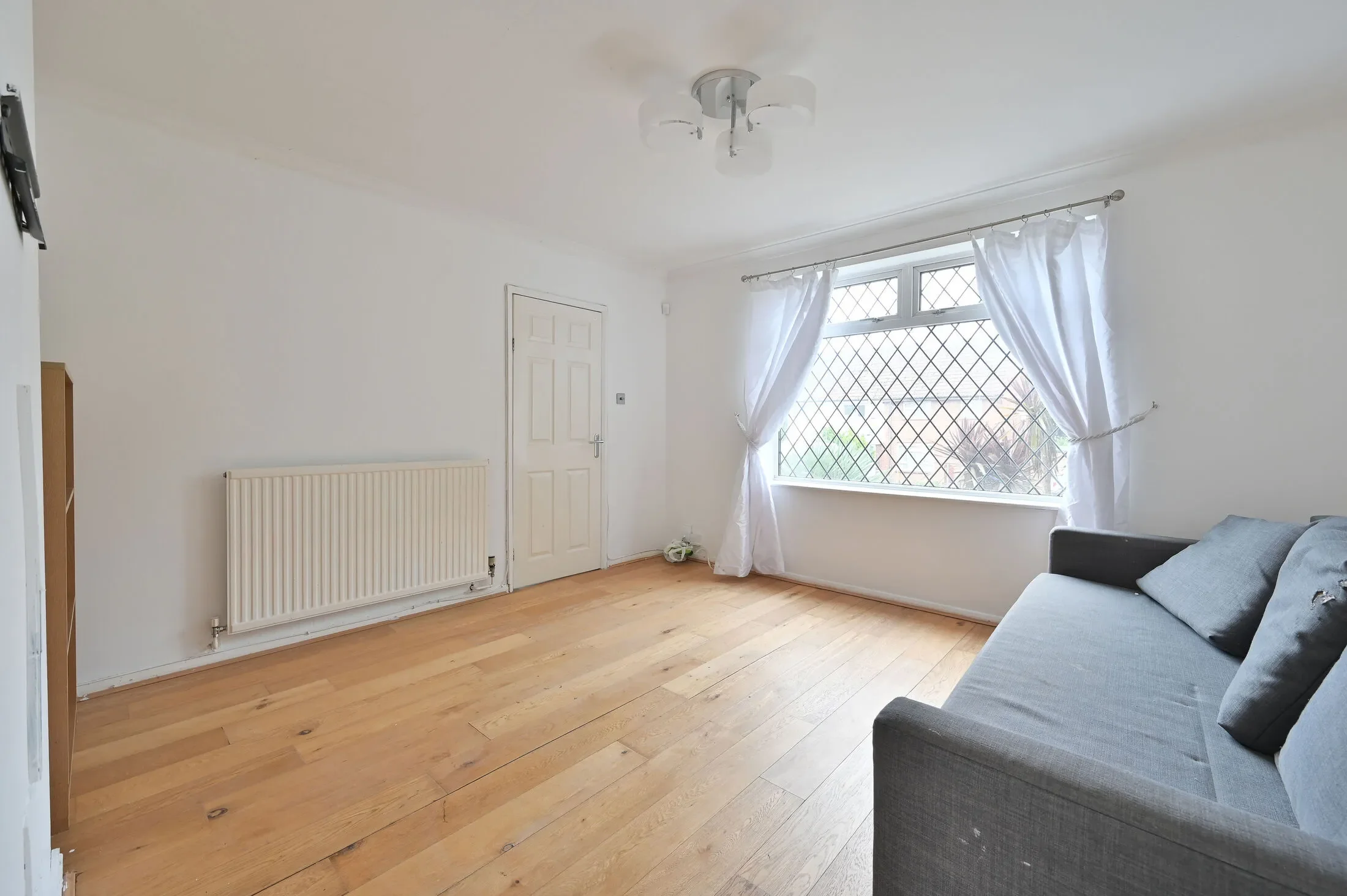 House Newhouse Crescent in Watford