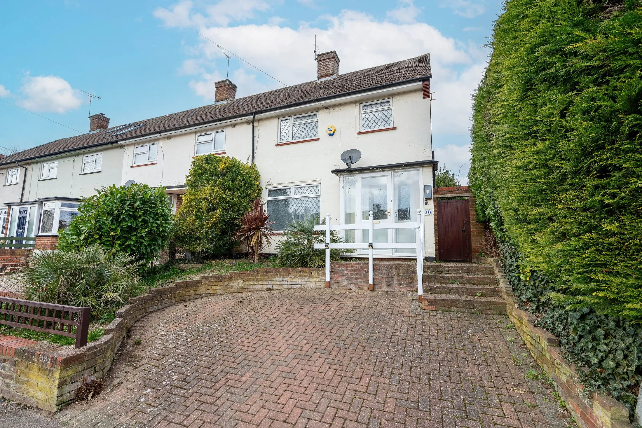 House Newhouse Crescent in Watford