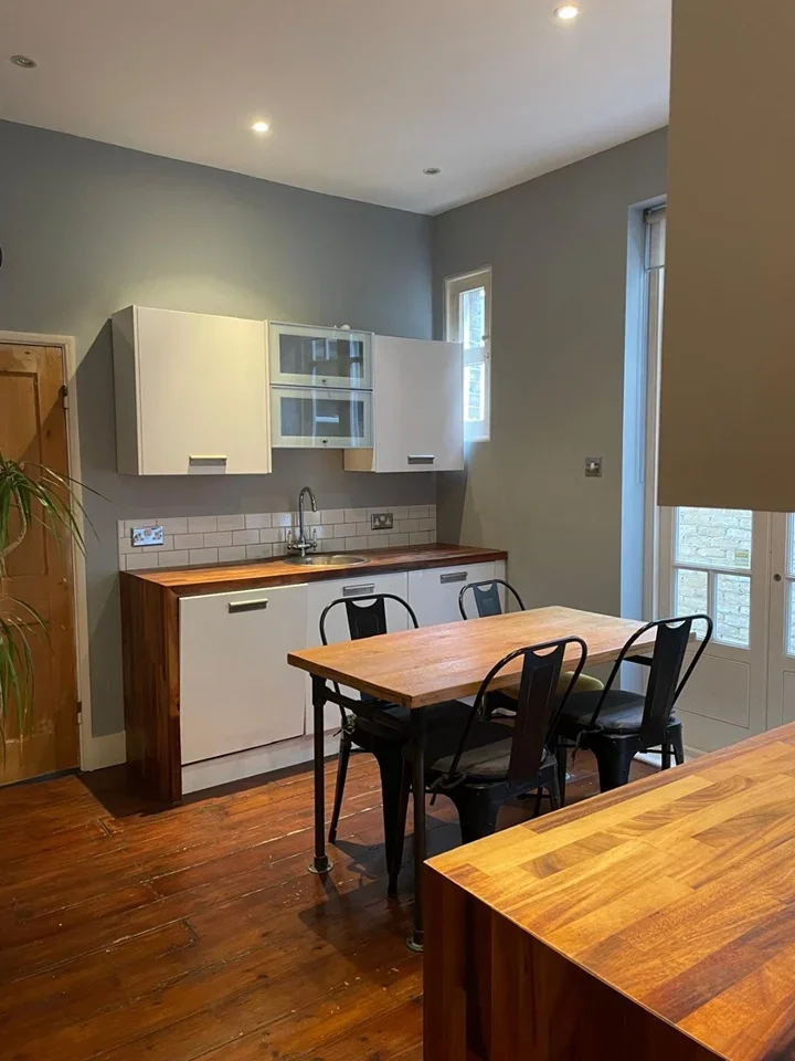 Flat Littlebury Road in Greater London