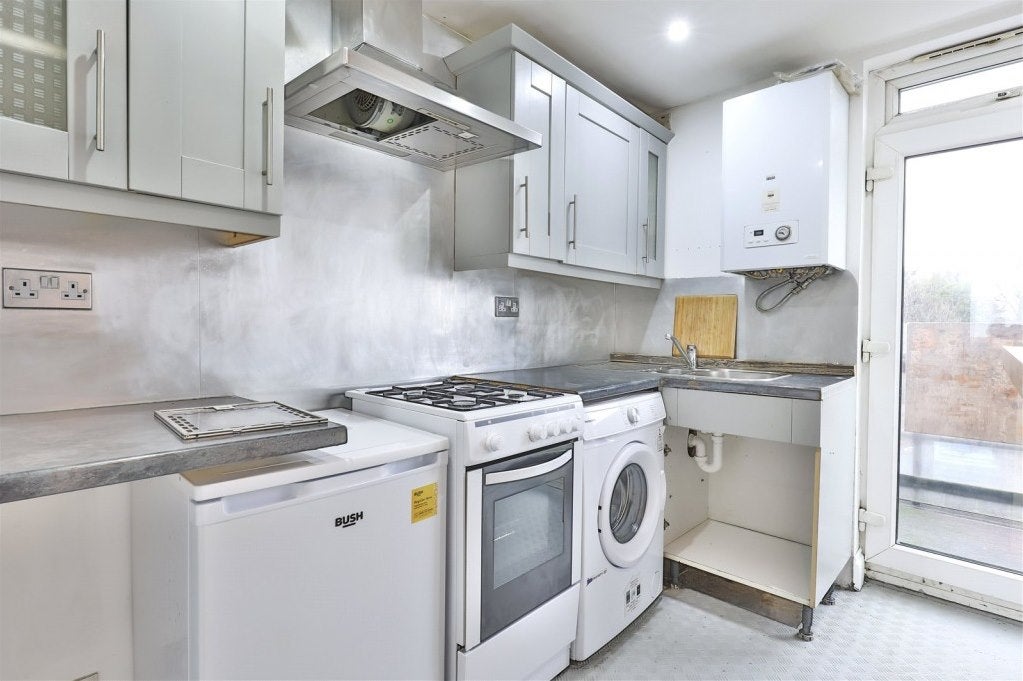 Flat Hornsey Road in Greater London