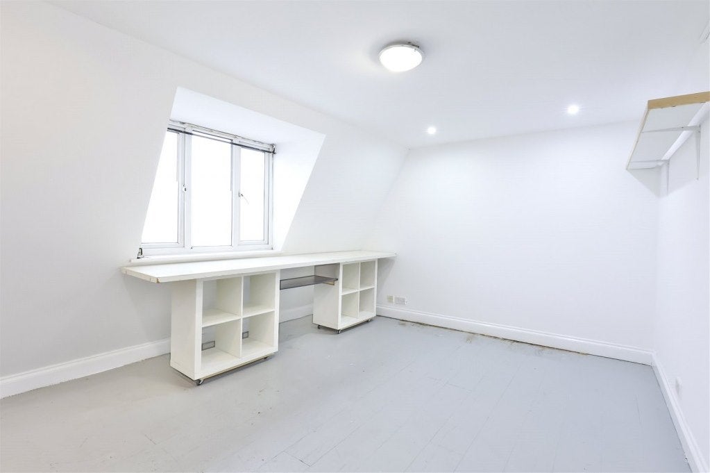 Flat Hornsey Road in Greater London