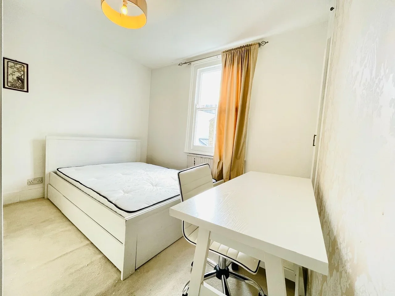 Flat Mirabel Road in Greater London