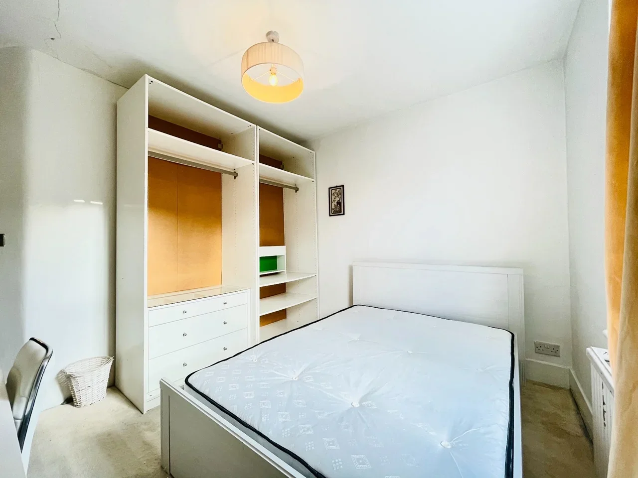 Flat Mirabel Road in Greater London