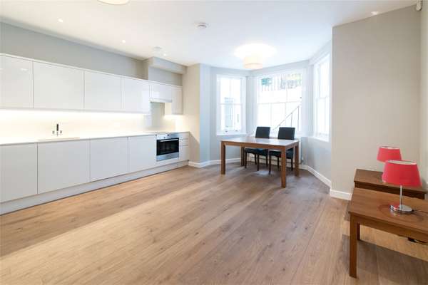 Flat Onslow Mews West in Greater London