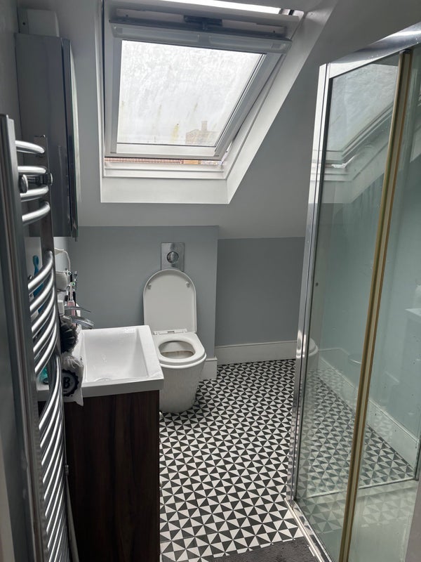 Room Trevelyan Road in Greater London
