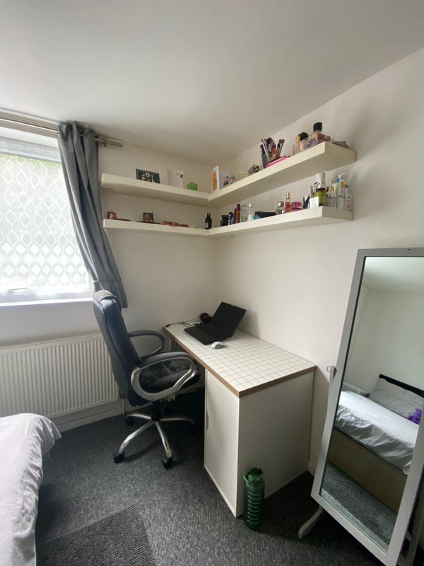 Room Godstone Road in Greater London