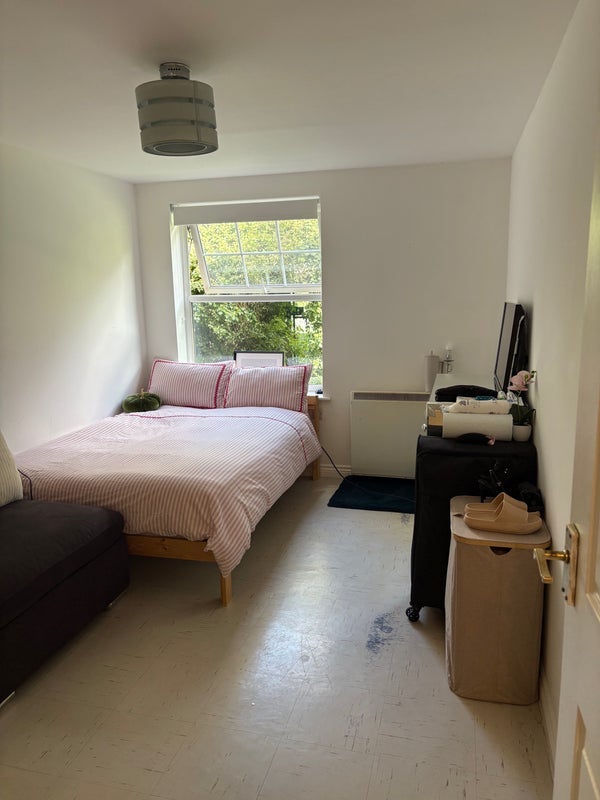 Room Boddington Gardens in Greater London