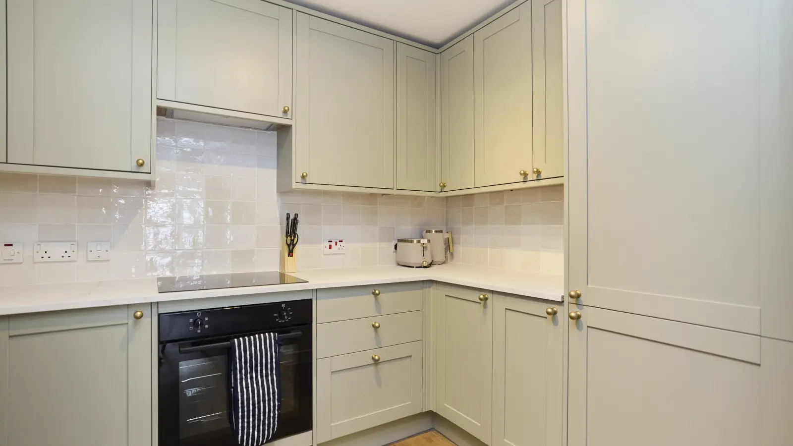 Flat Britannia Gate in Greater London