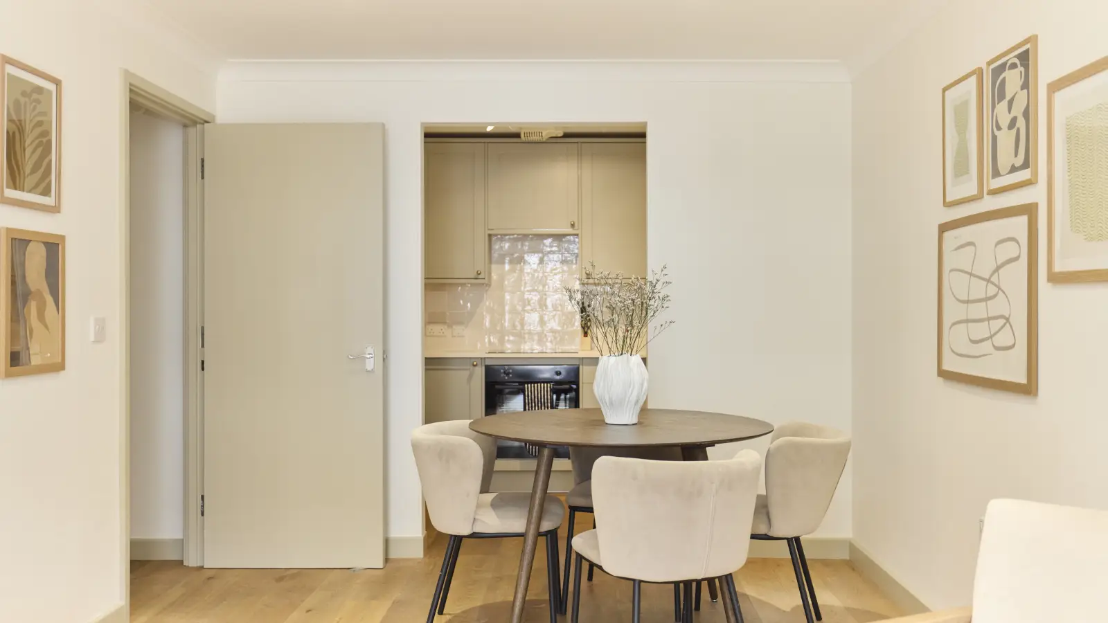 Flat Britannia Gate in Greater London