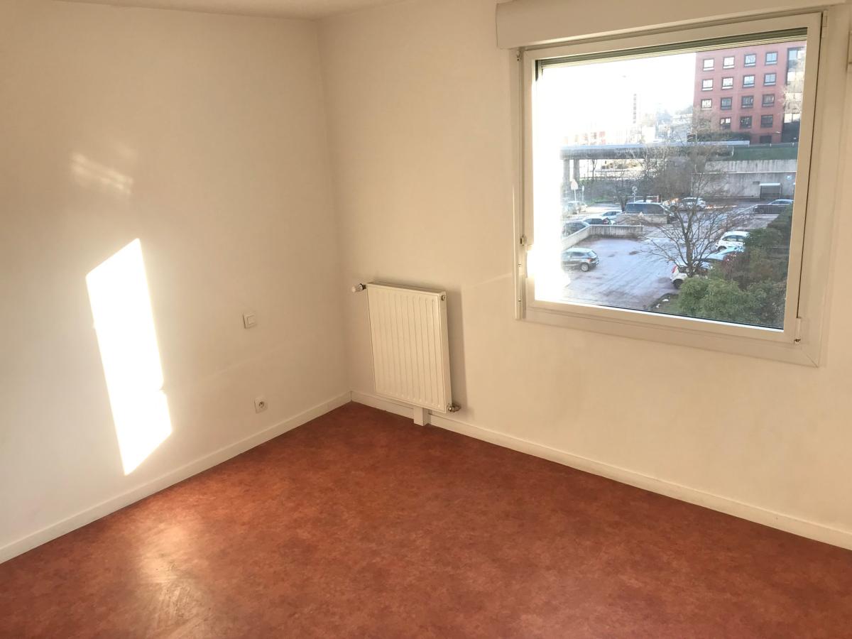 Flat Rue Père André Jarlan in Évry