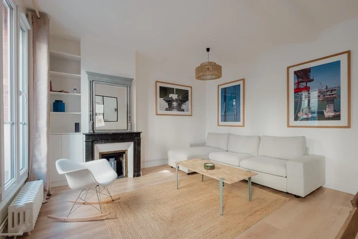 Appartement Rue André Gill à Paris