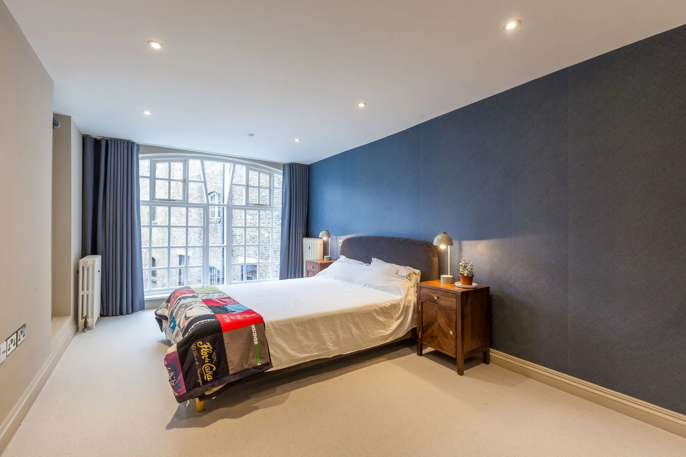 Flat Lamb Walk in Greater London