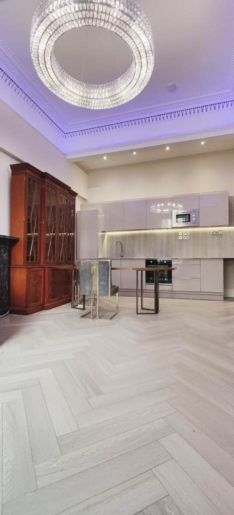 Flat Coates Gardens in City of Edinburgh