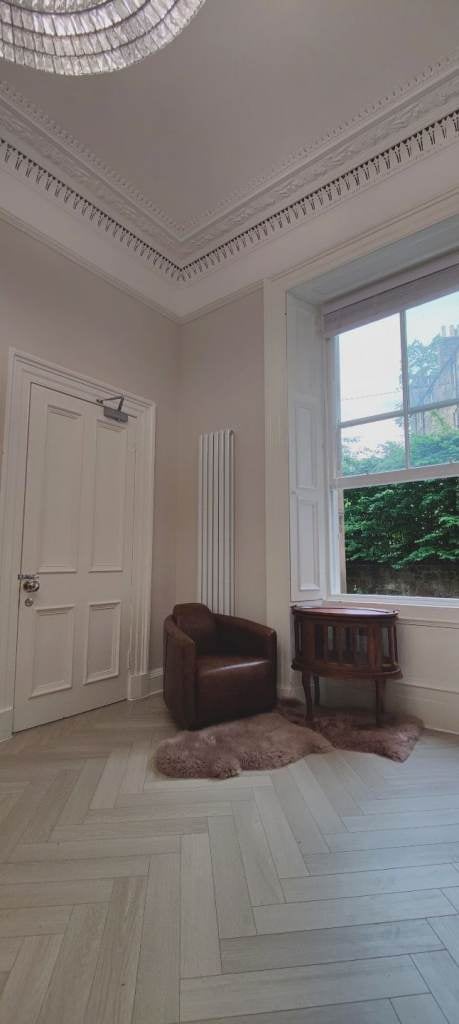 Flat Coates Gardens in City of Edinburgh