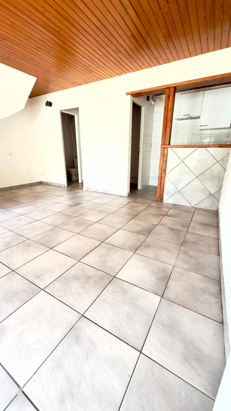 House Rue des Treilles in Libourne