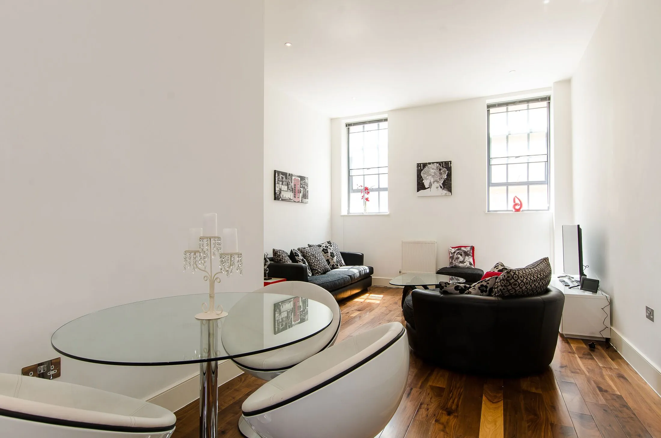 Flat Sly Street in Greater London