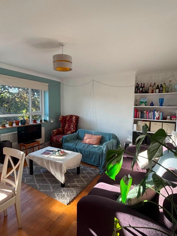 Room Esher Gardens in Greater London
