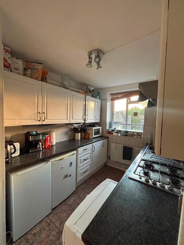 Room Esher Gardens in Greater London