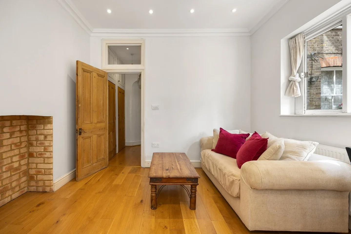 Flat Cranworth Gardens in Greater London