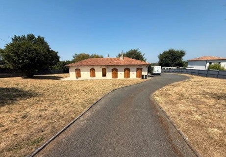 House Rue des Treilles in Libourne