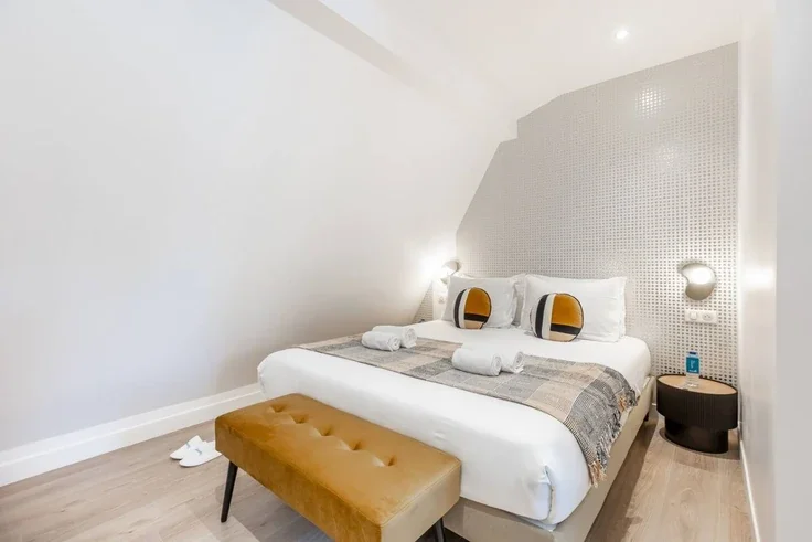 Flat Avenue de Wagram in Paris