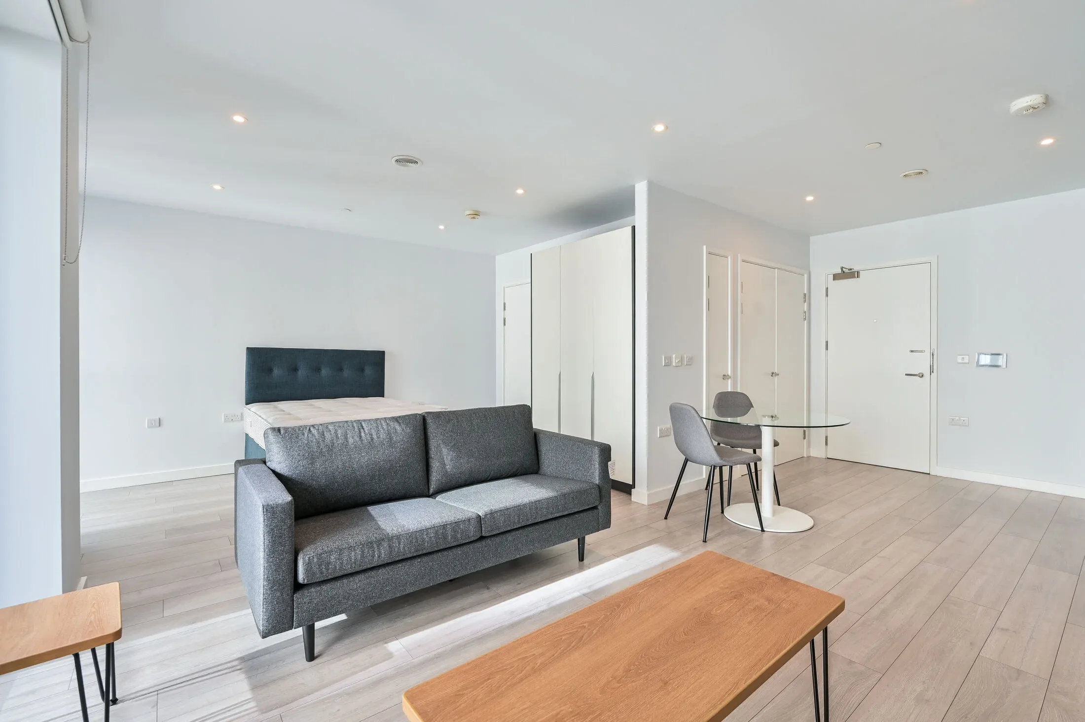 Flat New Lion Way in Greater London