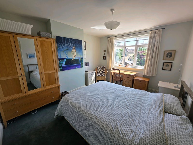 Room Westmead Road in Bristol