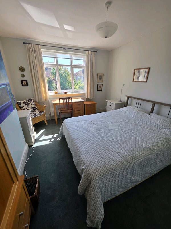 Room Westmead Road in Bristol
