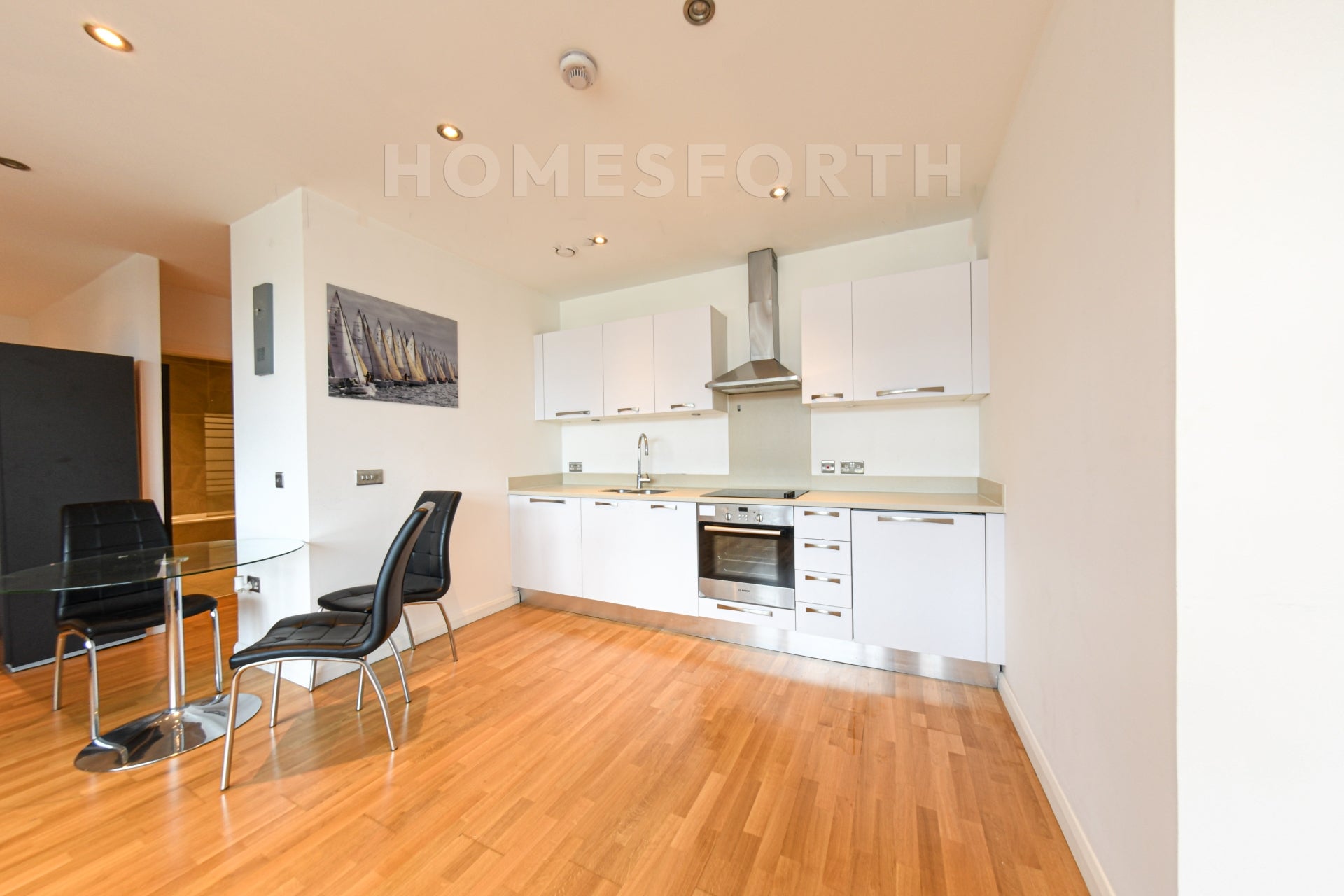 Flat Northolt Road in Greater London
