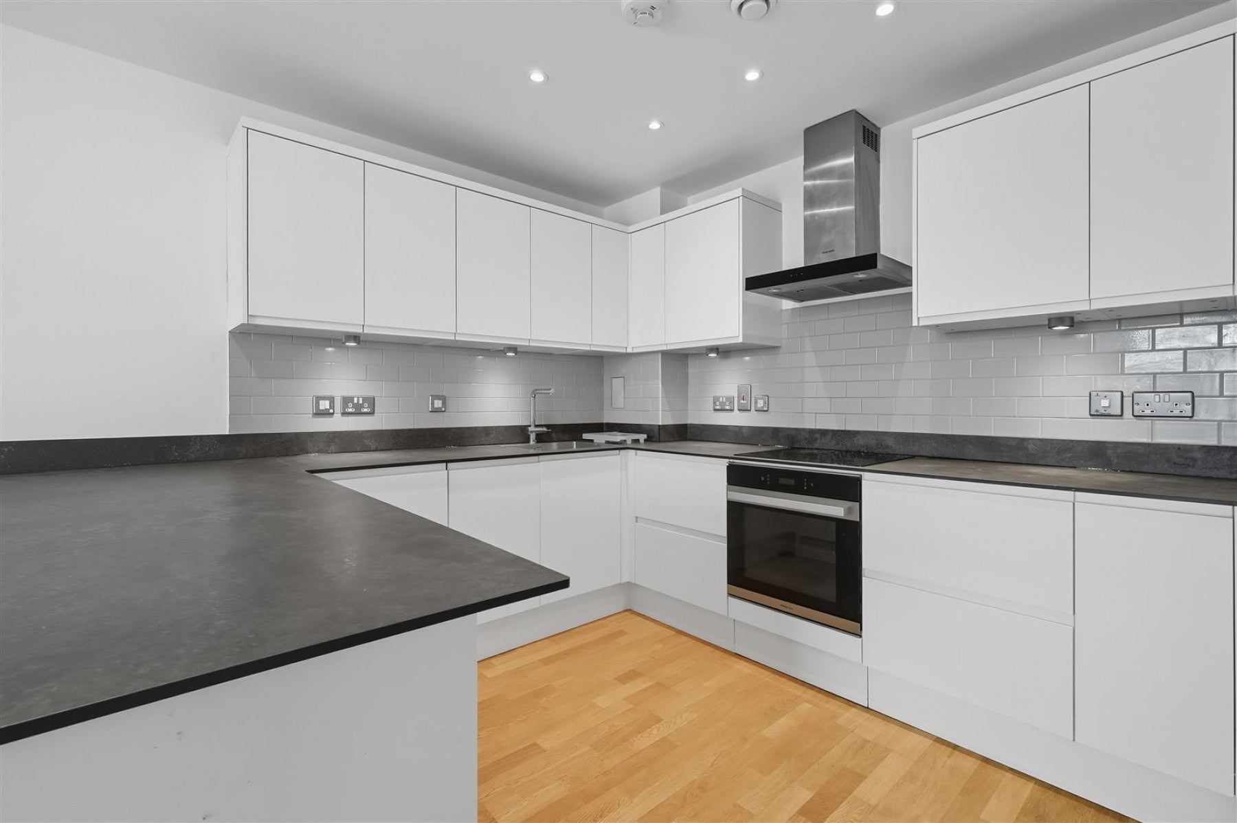 Flat Gillespie Road in Greater London