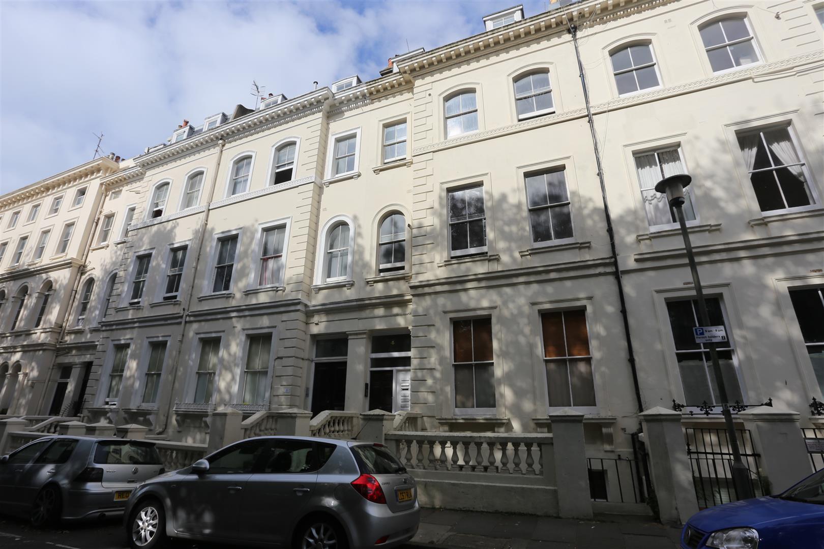 Flat Norfolk Terrace in Brighton