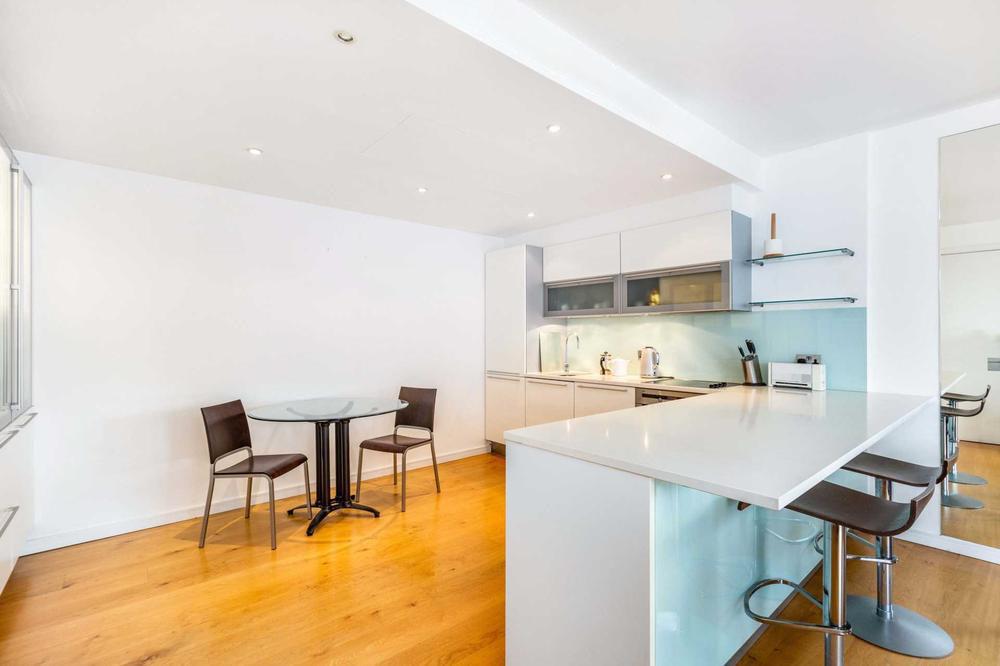 Flat Gloucester Place in City of Westminster