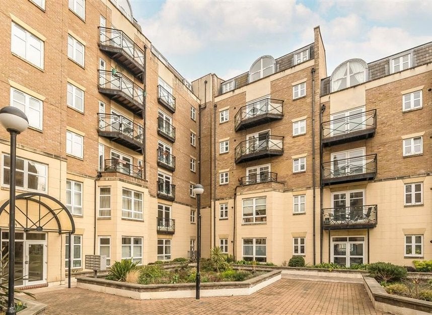 Flat Great Dover Street in Greater London