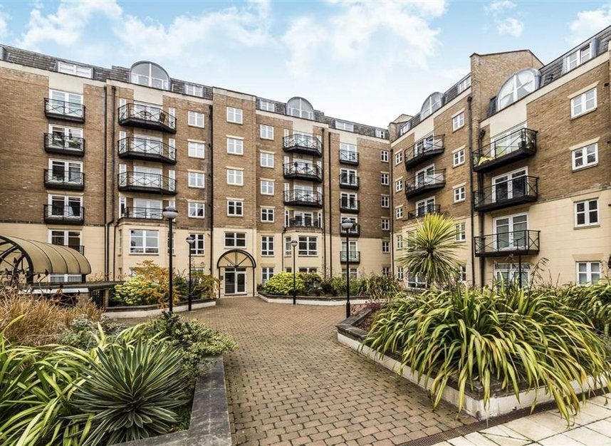 Flat Great Dover Street in Greater London