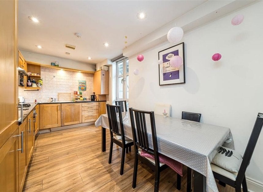 Flat Great Dover Street in Greater London