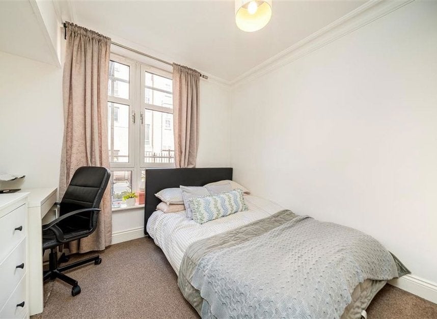Flat Great Dover Street in Greater London