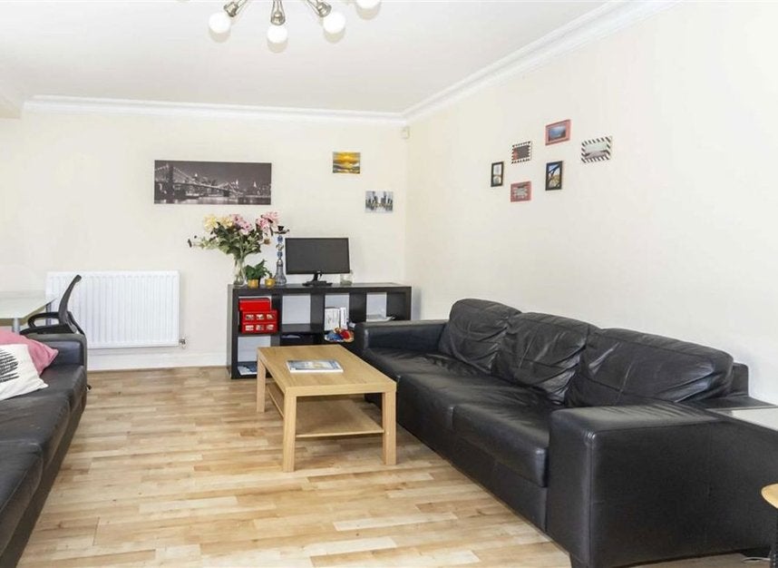 Flat Great Dover Street in Greater London