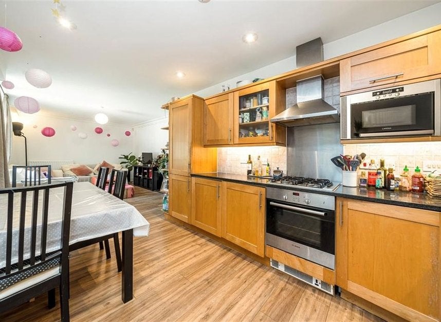 Flat Great Dover Street in Greater London